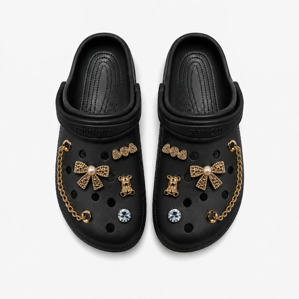 Babuche Feminino com 10 Charms Decorativos