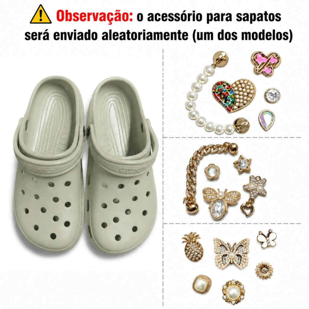 Babuche Feminino com 10 Charms Decorativos