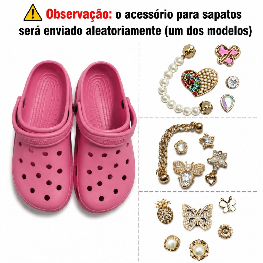 Babuche Feminino com 10 Charms Decorativos