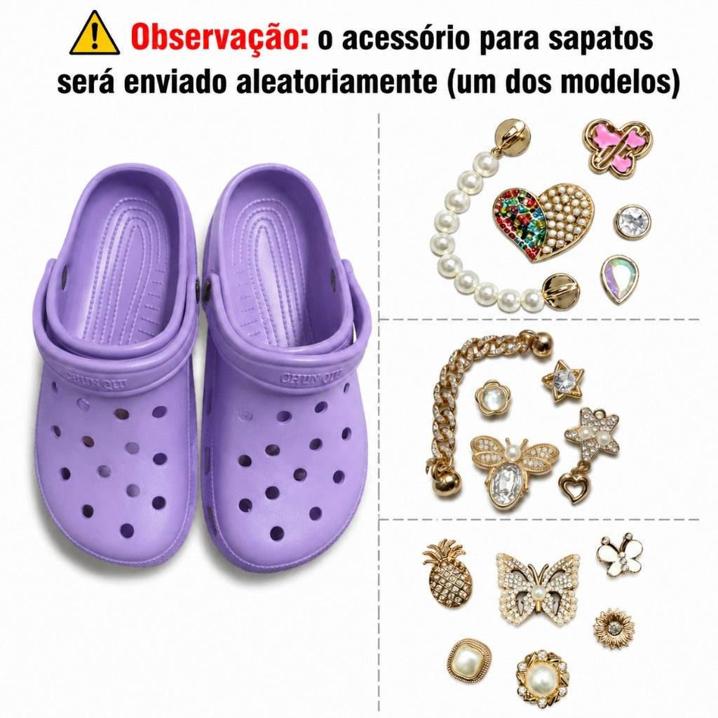 Babuche Feminino com 10 Charms Decorativos