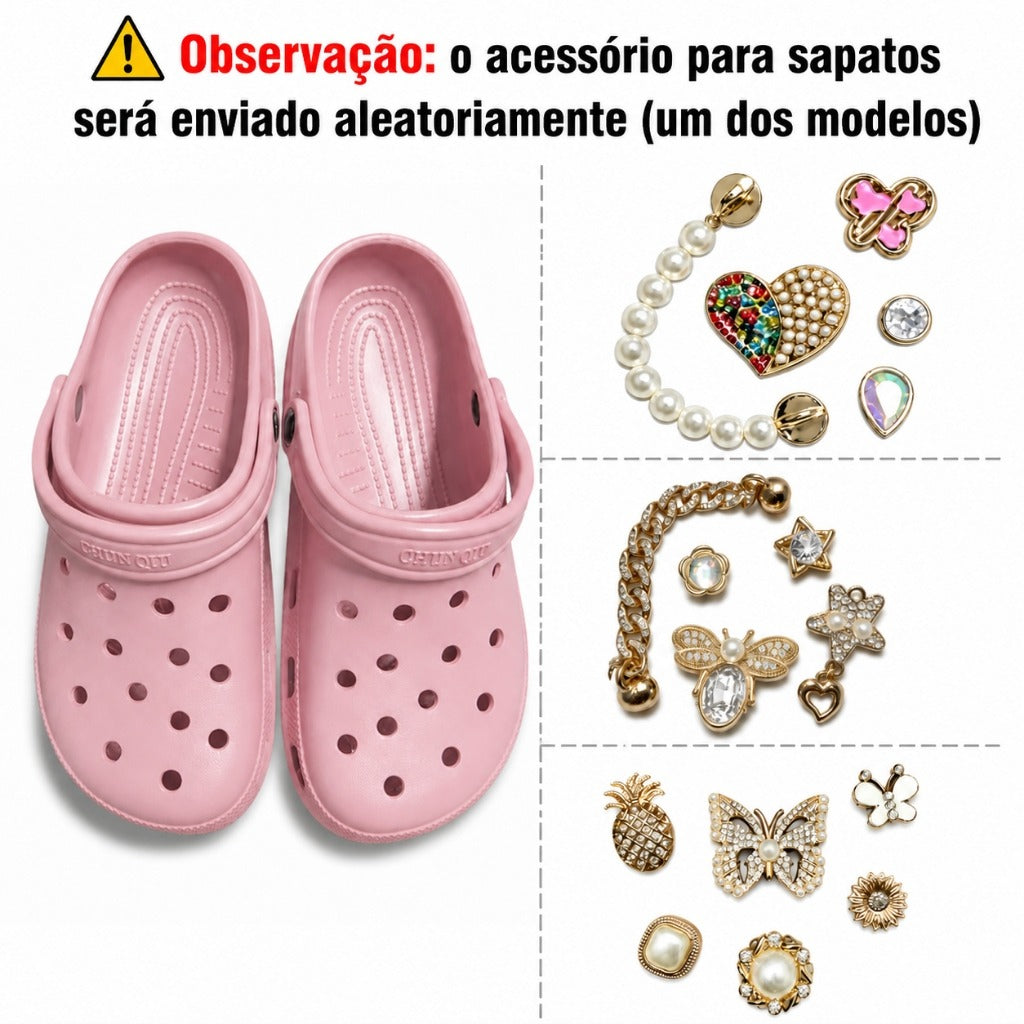 Babuche Feminino com 10 Charms Decorativos